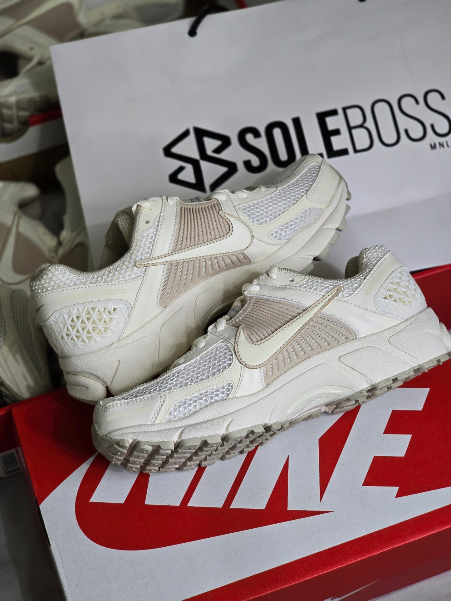 Nike Zoom Vomero 5 "Sail Light Orewood"