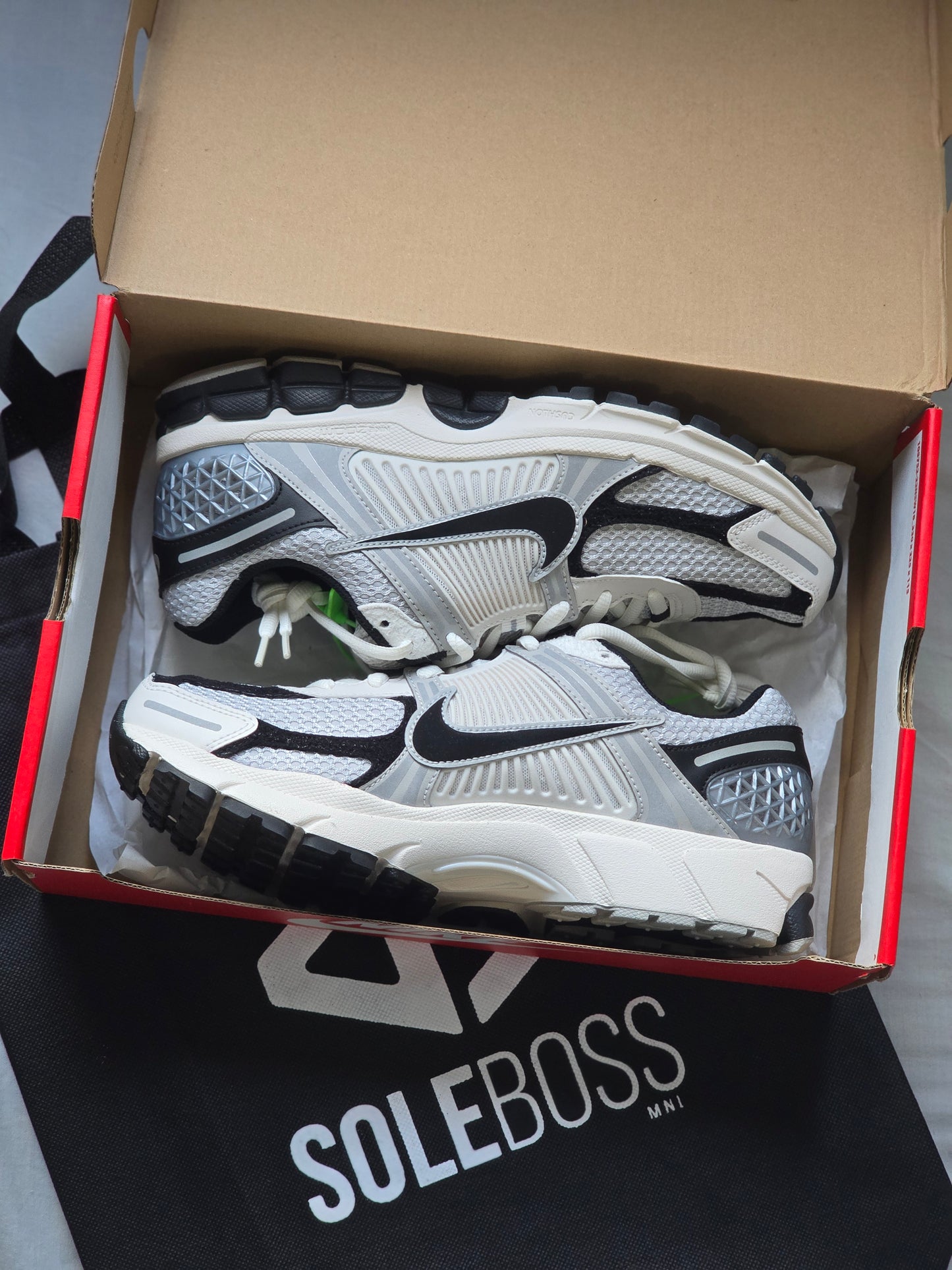 Nike Zoom Vomero 5 "Photon Dust Black"