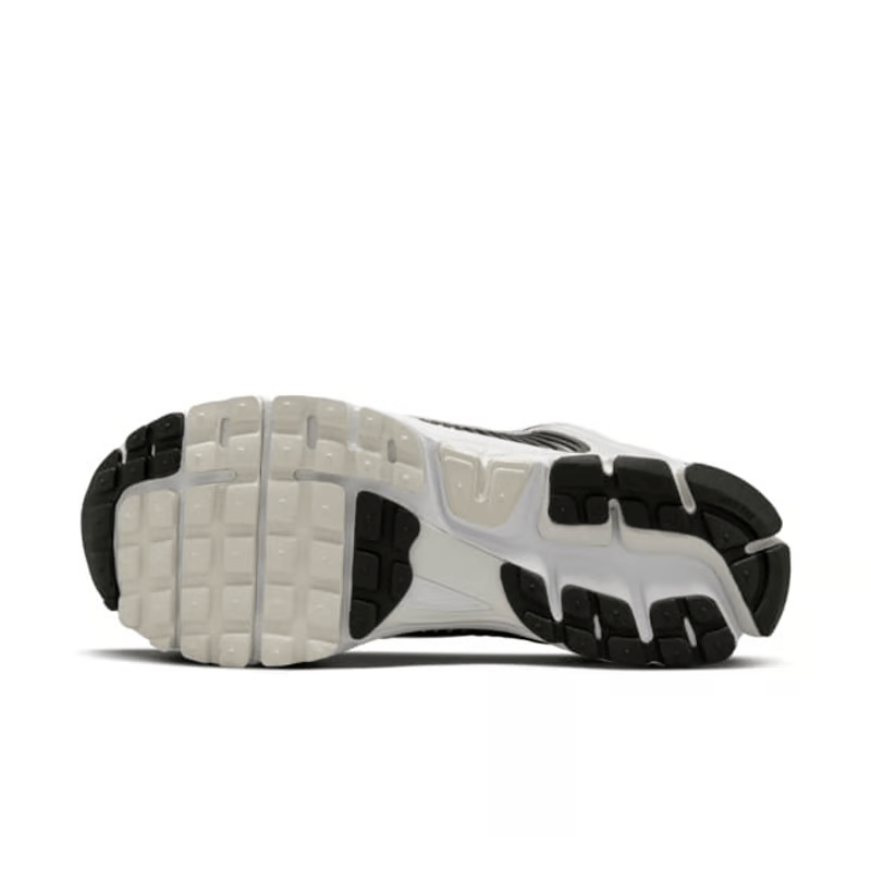 Nike Zoom Vomero 5 "Panda"