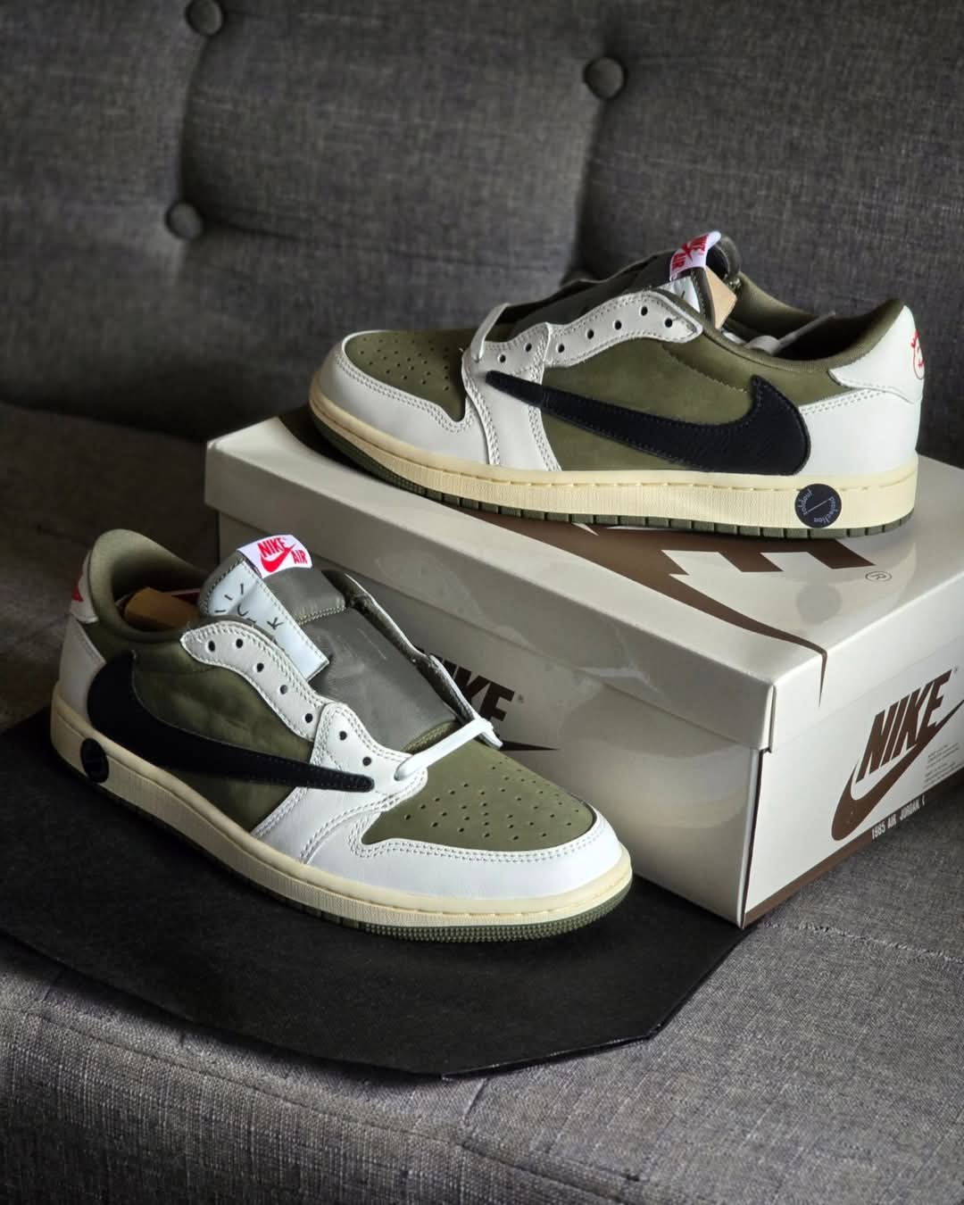 NIKE